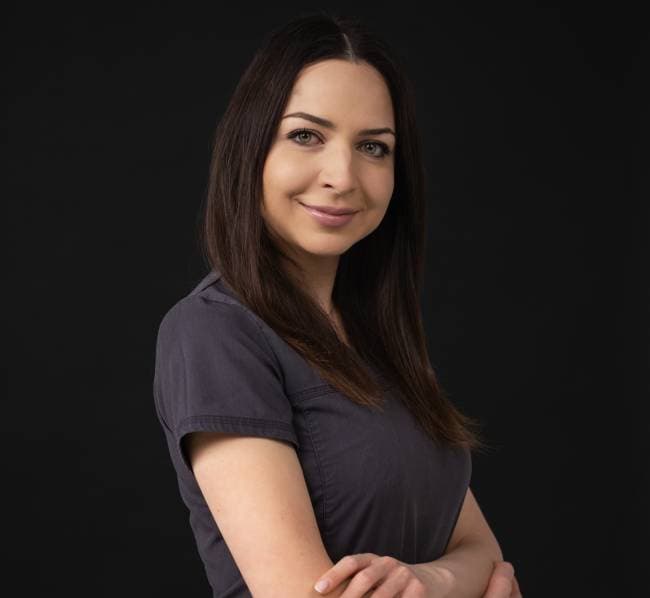 Vaiva Žuklytė — Gydytoja odontologė · protezuotoja